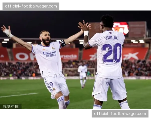 皇马客场3-1逆转拜仁，维尼修斯一条龙奔袭造点+进球