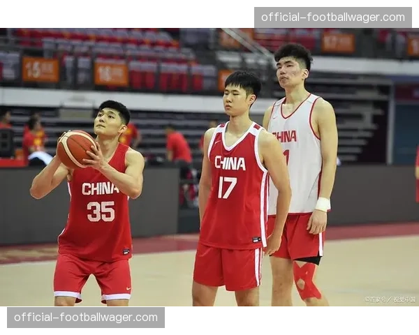 战术复盘:中国队在男子大级别比赛中采用的“跟随反超”策略 战术复盘:中国队在男子大级别比赛中采用的“跟随反超”策略